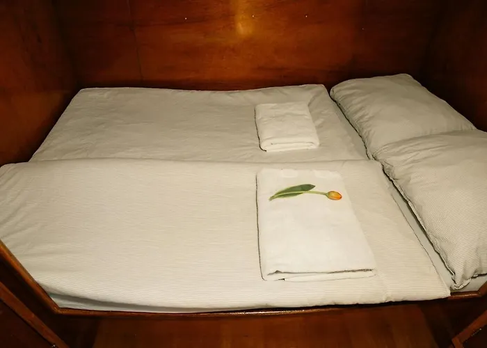 Bateau-hôtel Local Houseboat Center 'betelgeuze' Amsterdam