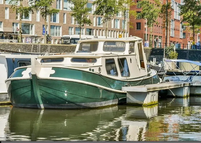 Úszó hotel Local Houseboat Center 'betelgeuze' *