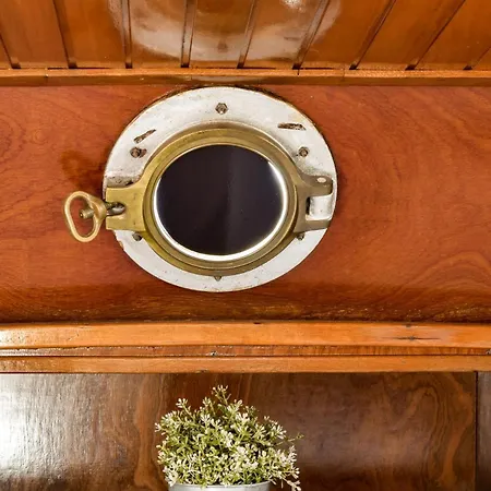 Båthotell Local Houseboat Center 'betelgeuze' Amsterdam